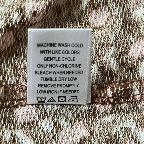 The Original MUK LUKS Floral Blouse Size Medium - Picture 6 of 7